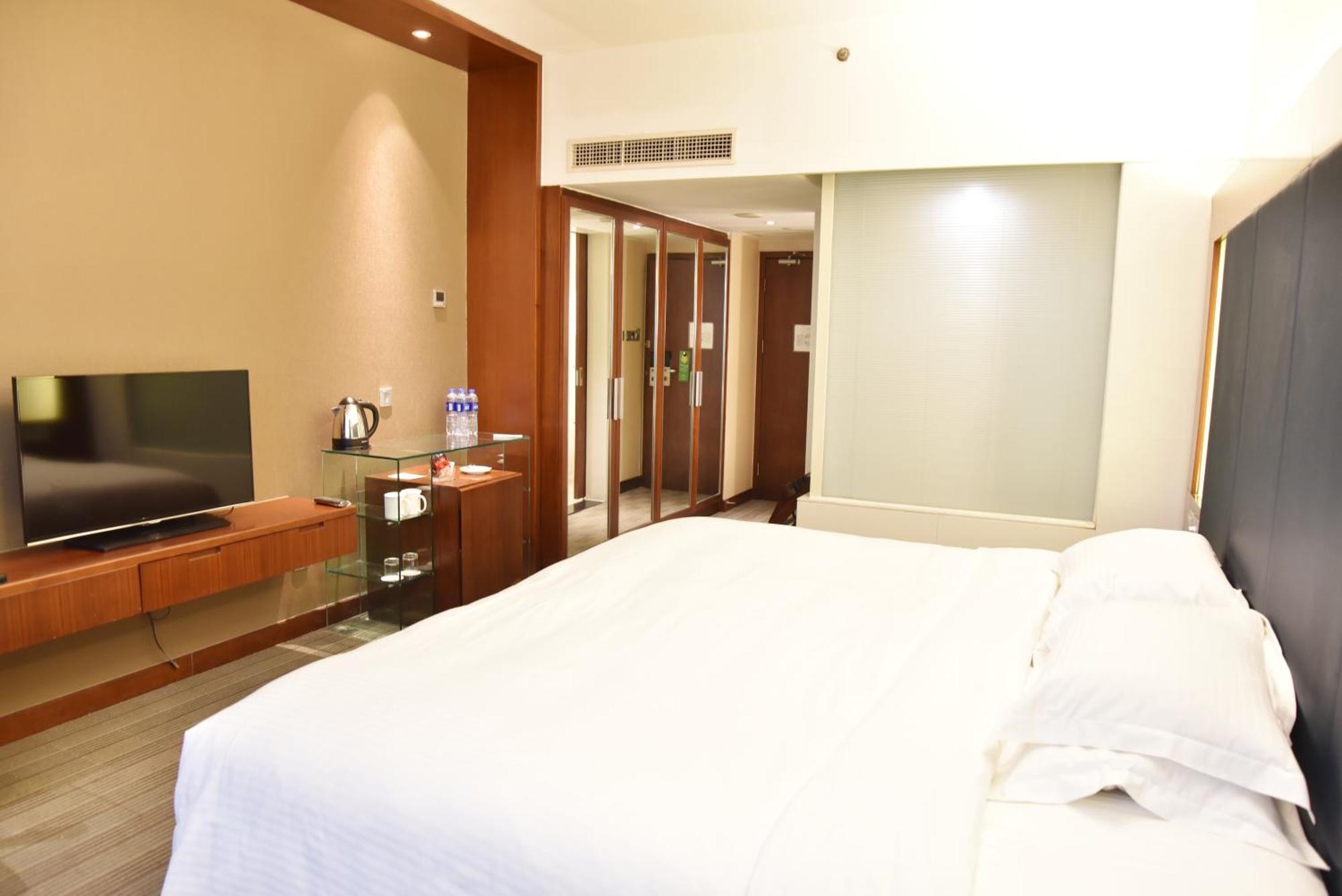 Holiday Inn Shanghai Pudong By Ihg Екстериор снимка